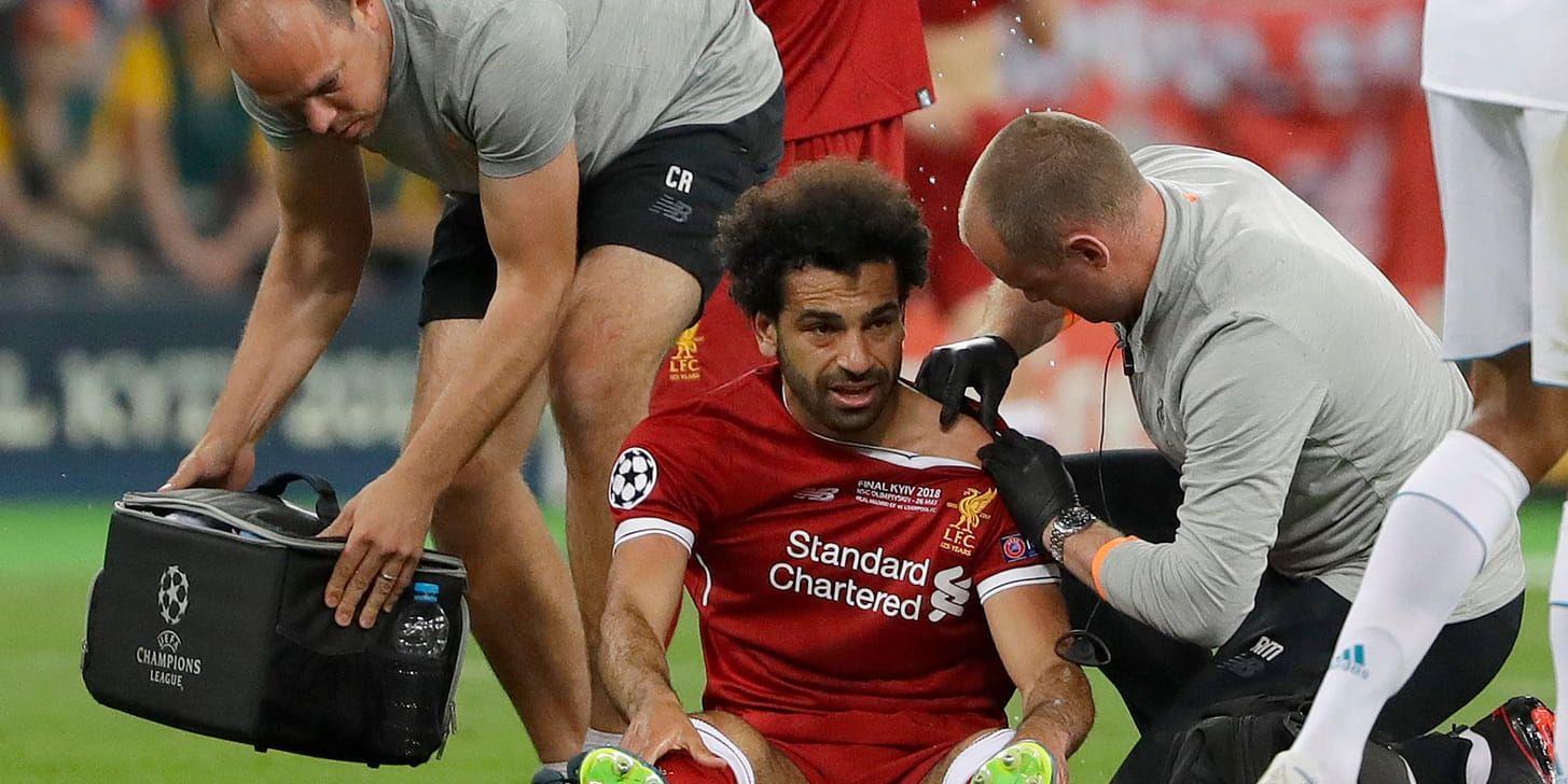 Liverpools Mohamed Salah efter att ha skadats under Champions League-finalen mot Real Madrid den 26 maj.