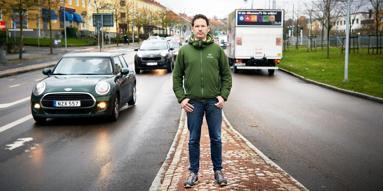 Efter två timmar på autobahn i Tyskland med en hyrbil fick Jonas Eriksson en räkning på en fälgskada som han anser är orimligt att han orsakat på den körsträckan.