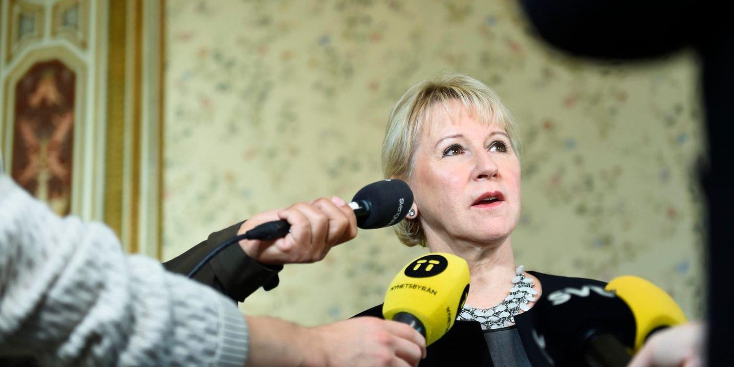 Regeringen utreder nu vilka konsekvenserna blir om Sverige skriver under avtalet om kärnvapenförbud. Bland annat vill utrikesminister Margot Wallström (S) veta hur andra säkerhets- och försvarspolitiska samarbeten skulle påverkas. Arkivbild.