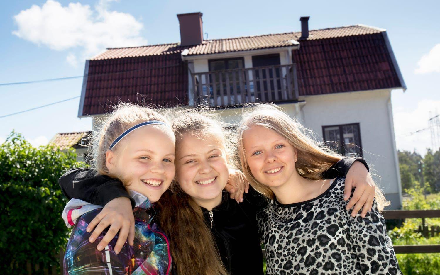 Ida Lindblad, Agnes Kunitz och Liv Ask trivs på sommarlägret.Bild: Nicklas Elmrin.

