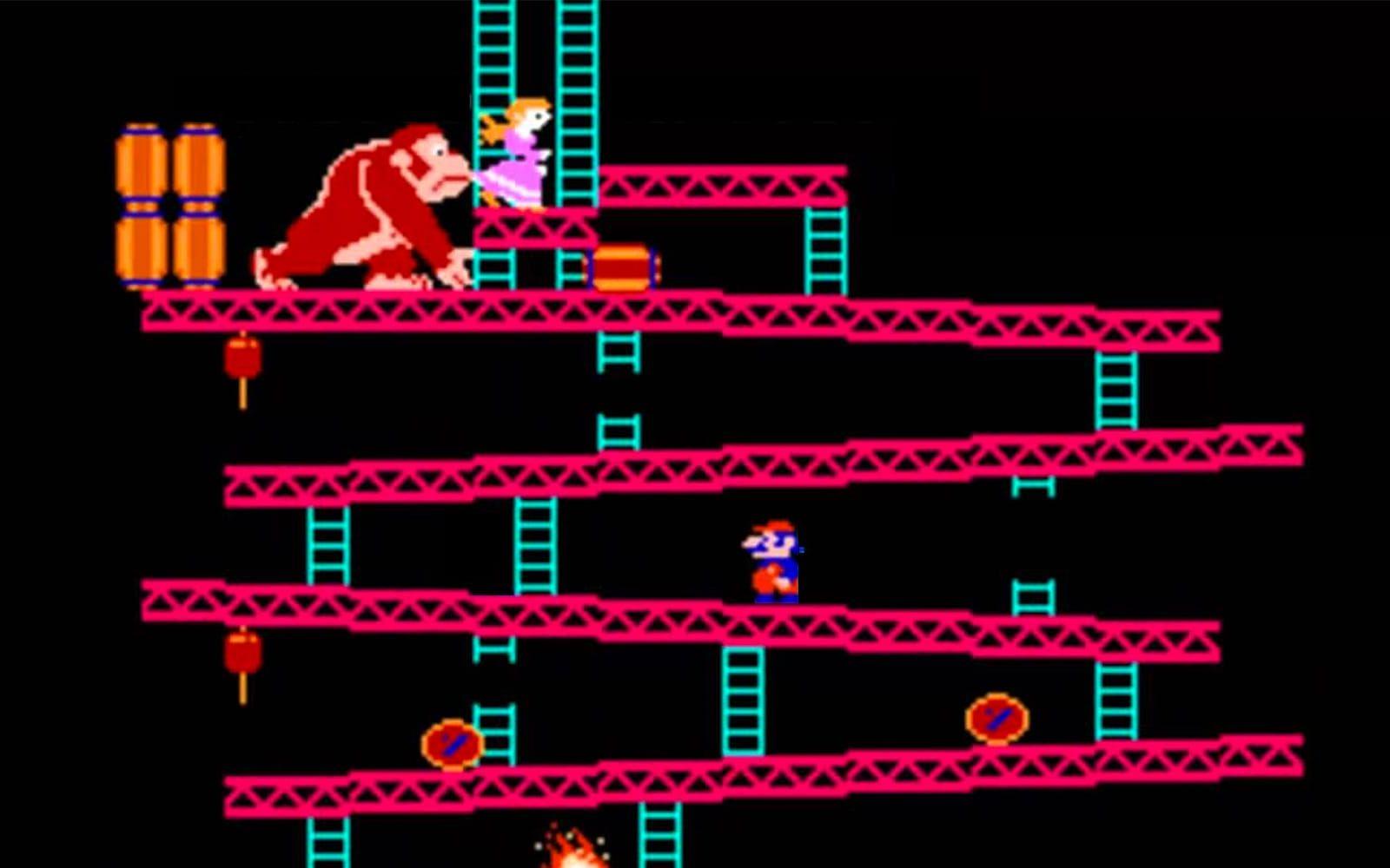 Donkey Kong för arkadspelmaskiner släpptes 1981. Den mustaschprydde hjälten som skulle rädda prinsessan undan Donkey Kong kallades rätt och slätt Jumpman. Namnet Mario fick han först när han gjorde entré i hemmen. Spelet släpptes på Nintendos första spelkonsol , oftast kallad NES, 1983 i Japan.