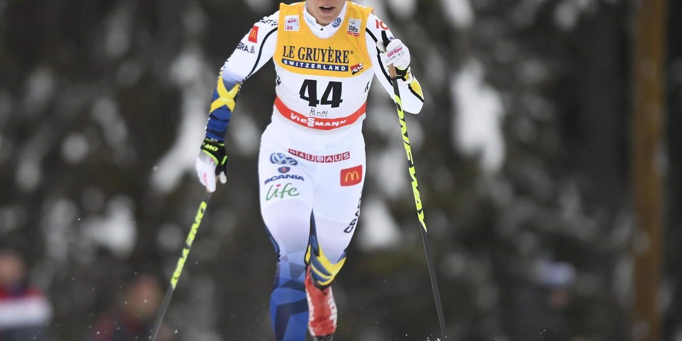 Förra helgens framgångar gör att Charlotte Kalla kommer till Lillehammer med den gula väst som signalerar att hon leder den totala världscupen. Arkivbild.