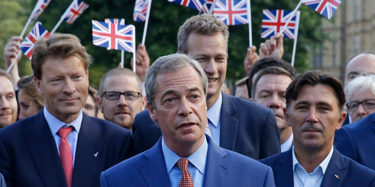 Högerpopulistiska Ukips partiledare Nigel Farage efter att resultatet i folkomröstningen blev känt.