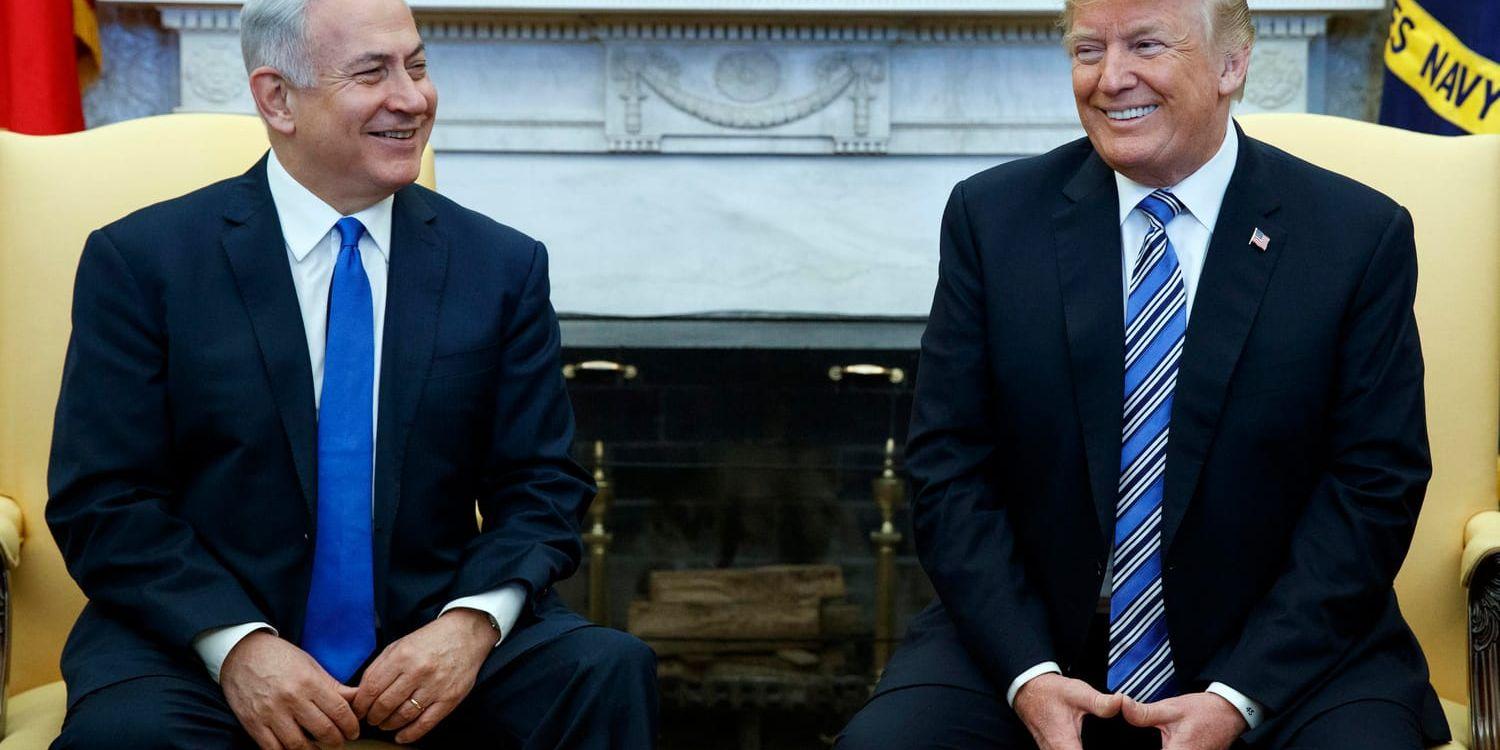 Benjamin Netanyahu besöker Donald Trump i Vita huset.