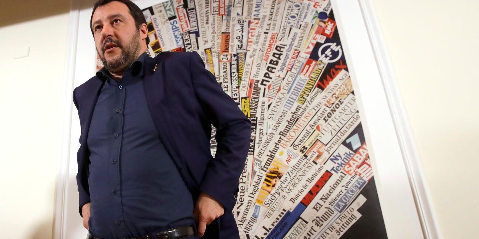 Legas partiledare Matteo Salvini öppnar för olika regeringskonstellationer.