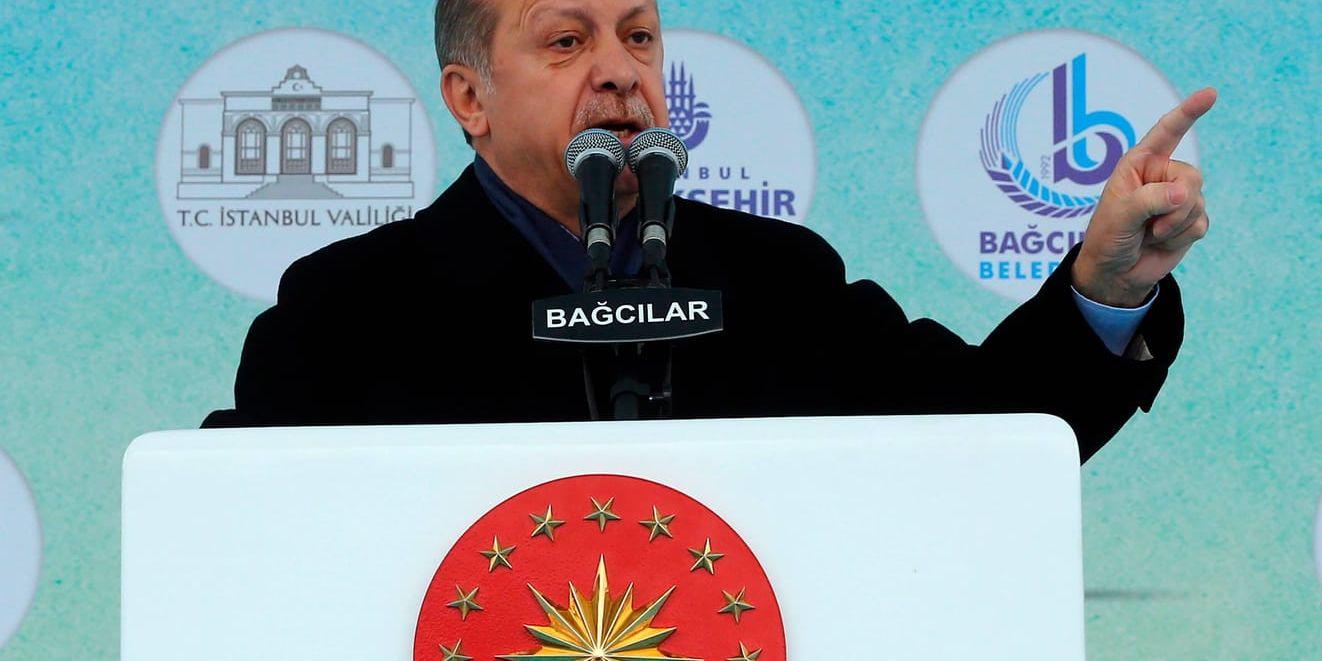 Turkiets president Recep Tayyip Erdogan höll på lördagen tal inför sina anhängare i Istanbul.