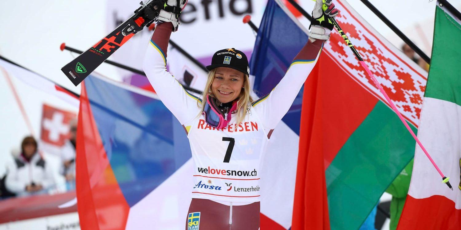 Frida Hansdotter ska gå på OS-invigningen i Pyeongchang – och vill gärna vara fanbärare. "Det skulle vara en fantastisk ära", säger slalomstjärnan.