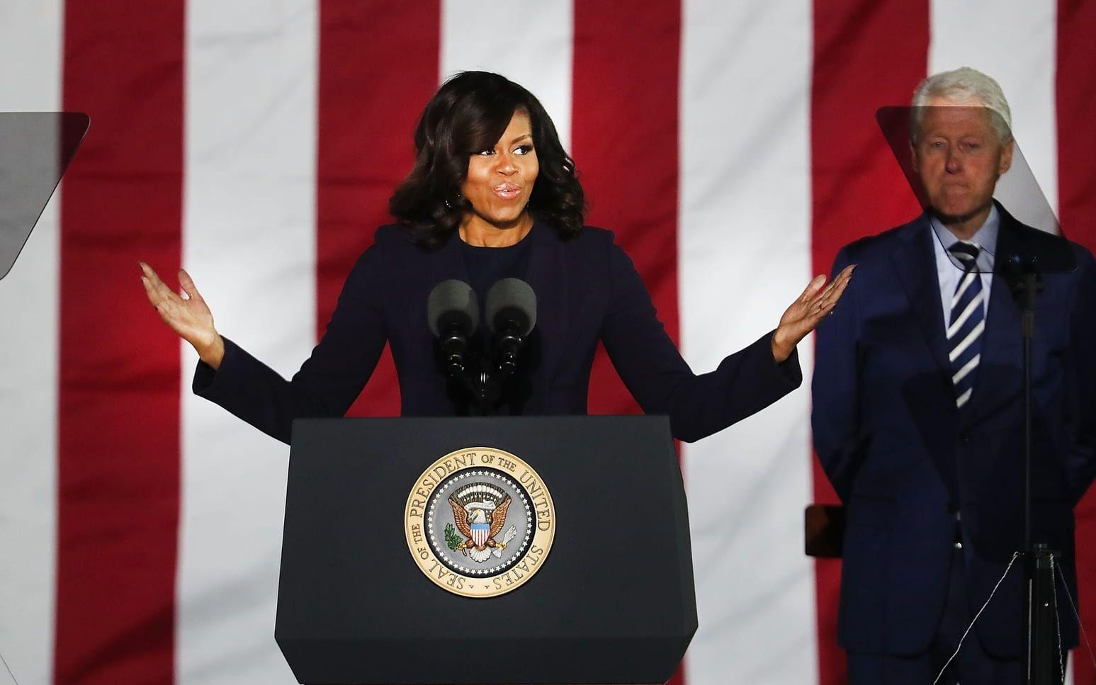 First lady Michelle Obama talade under måndagens valmöte i Philadelphia och tackade för hennes åtta år i Vita huset. Bild: TT/AP Photo