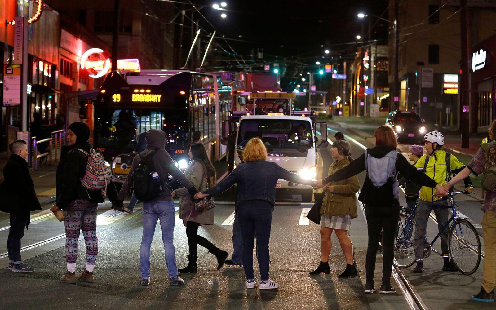Protester utbröt vid Capitol Hill i Seattle efter att valresultatet var ett faktum. Foto: AP