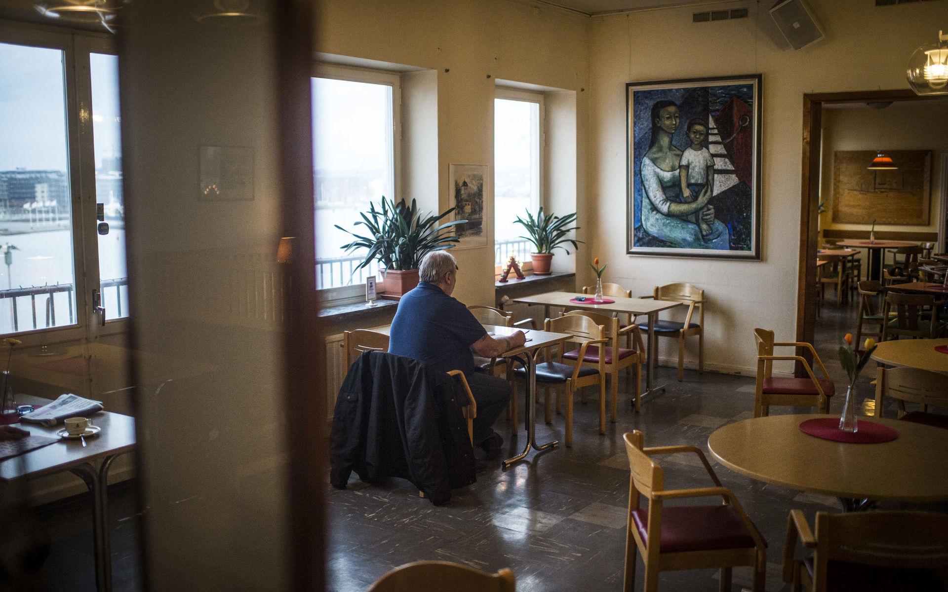 Många äldre besöker restaurang Kuling, som fungerat lite som deras vardagsrum.