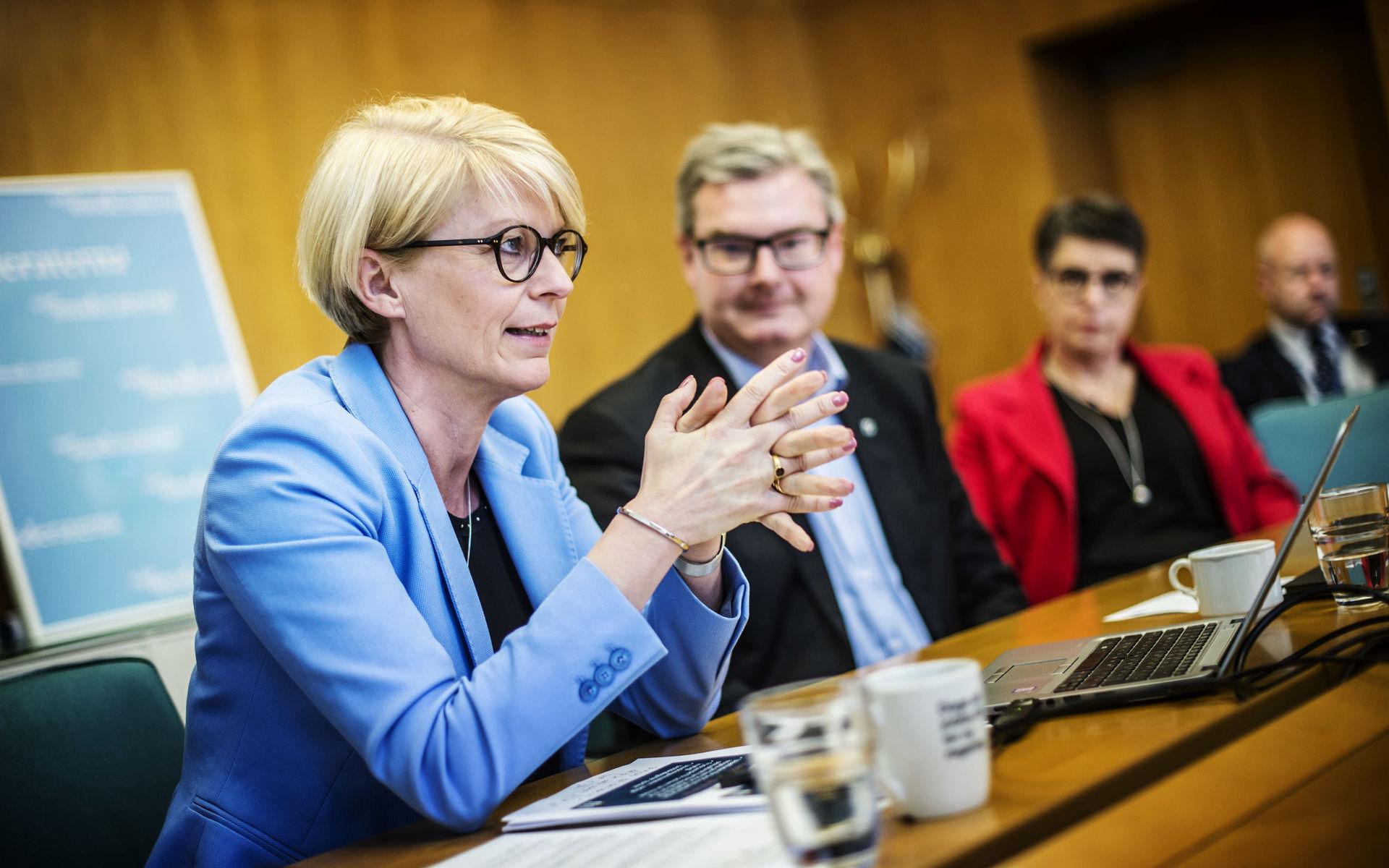Elisabeth Svantesson, Moderaternas ekonomisk-politiska talesperson, Jonas Ransgård, kommunalråd, och Ellen Juntti, riksdagsledamot, presenterade två förslag på polissatsningar inför valet. 