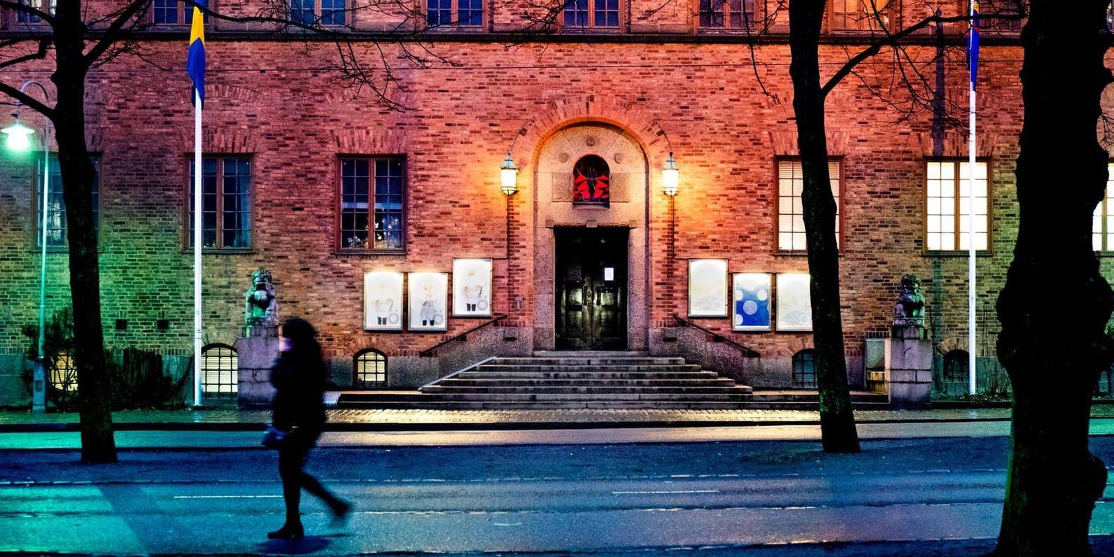 Röhsska museet. Stängdes för omorganisation och ombyggnad i februari 2017. Öppnar igen tidigast i höst.