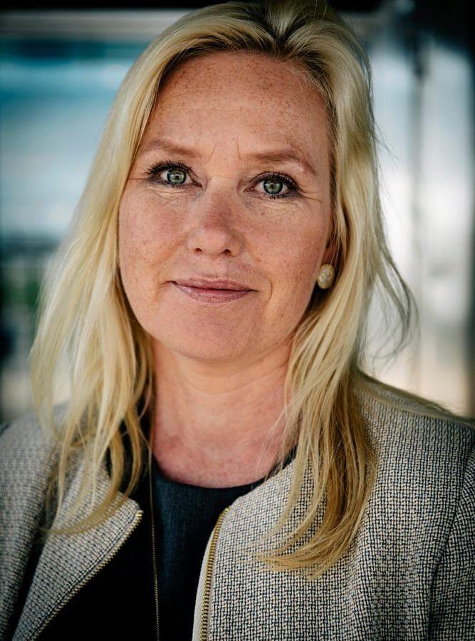 
     Anna Johansson (S), infrastrukturminister 
   