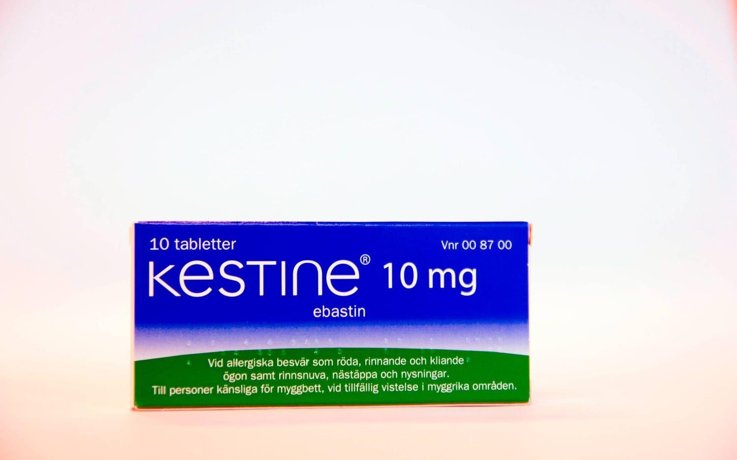 Kostar 5,17 kr/tablett. Aktiv substans ebastin.