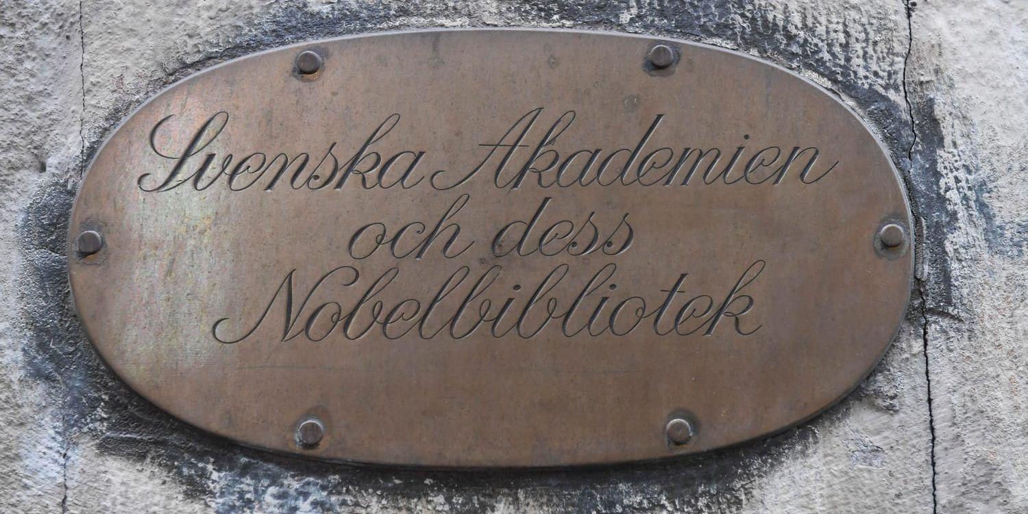 Plakett vid Börshuset på Stortorget i Stockholm, där Svenska Akademien har sina sammanträden. Arkivbild.