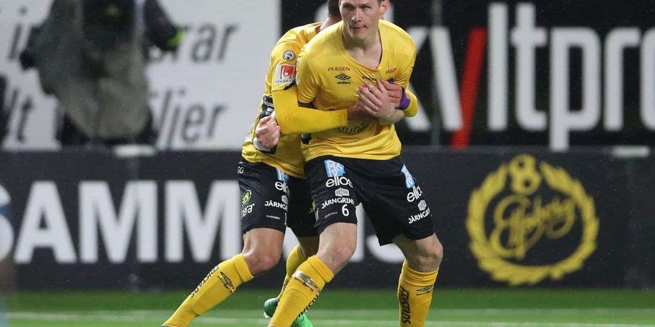 Elfsborgs Jon Jönsson har kvitterat 2-2 i 90:e minuten under måndagens allsvenska fotbollsmatch mellan IF Elfsborg och Djurgårdens IF på Borås Arena.