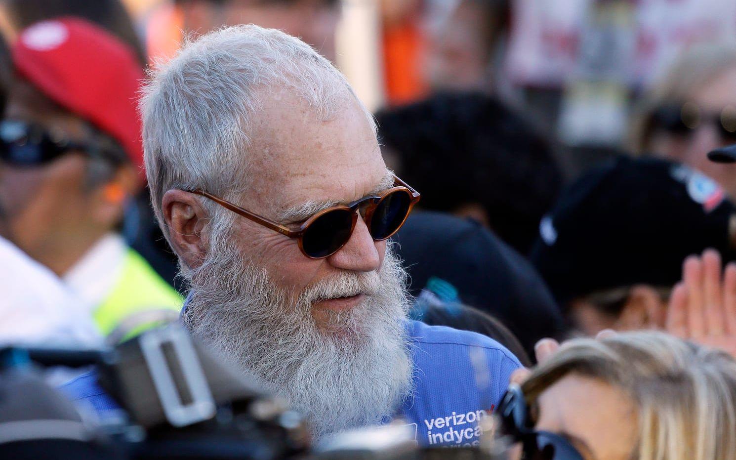 Dave Letterman visar upp skägget i samband med en Indy car-tävling tidigare i år. BILD: Scanpix