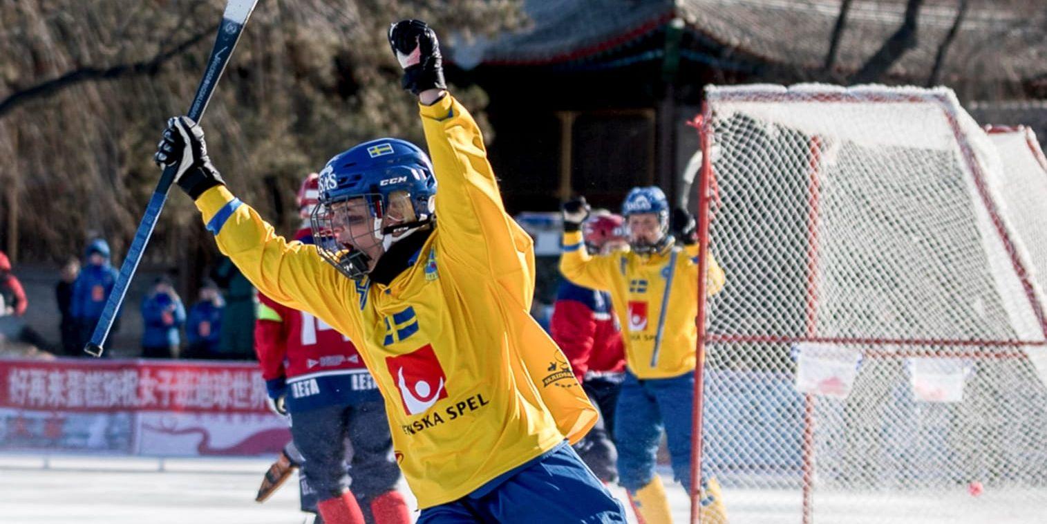 Sveriges damlandslag i bandy är klara för VM-final mot Ryssland efter 5–0-seger mot Norge.