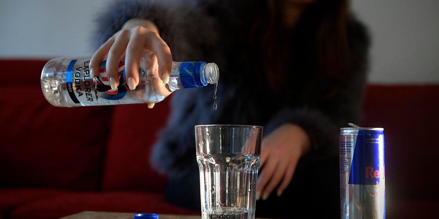 Många svenska tonårsföräldrar tror inte att det egna barnet dricker på valborg. Arkivbild.