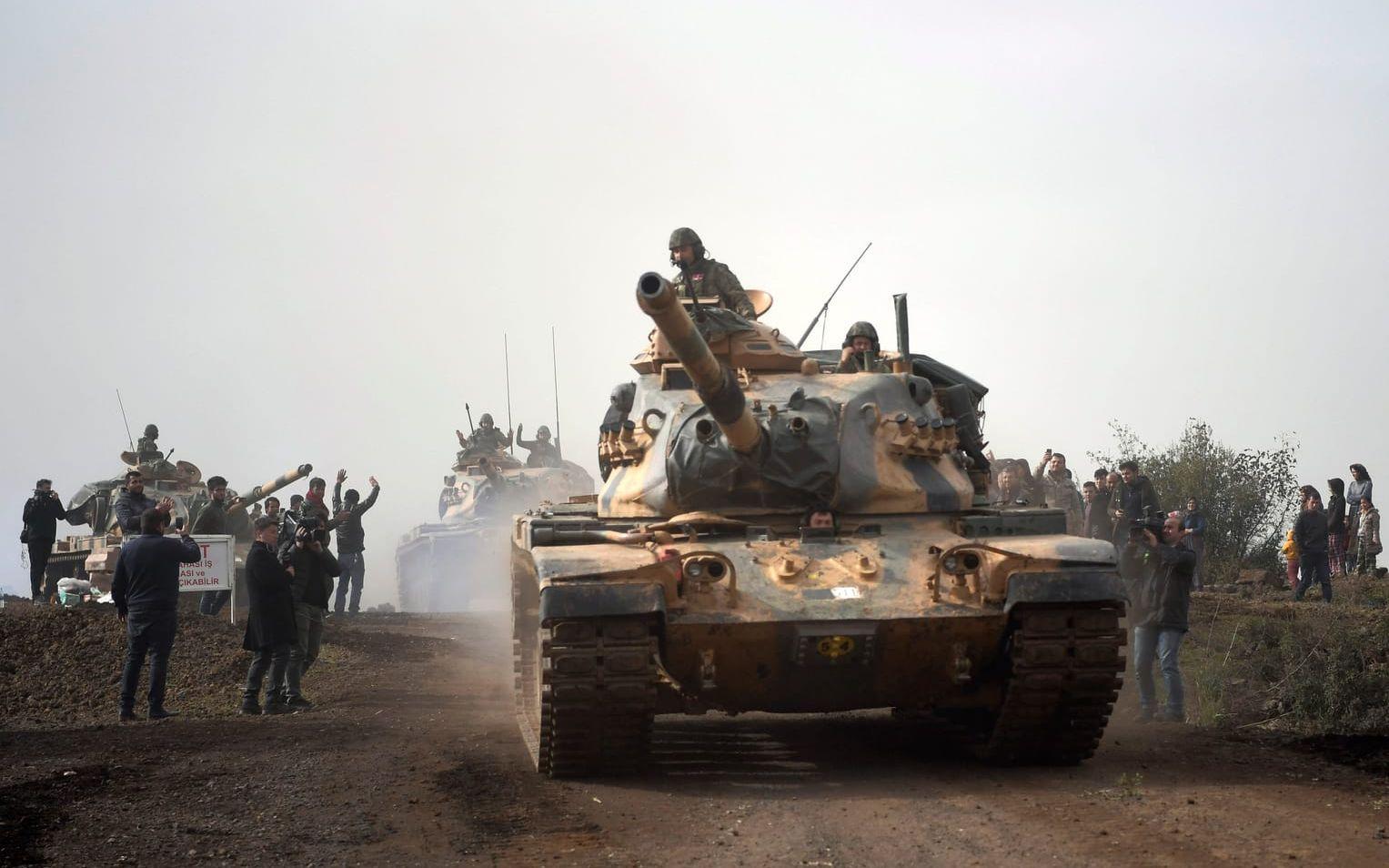 Turkiska armén går in i Afrin på måndagen. 