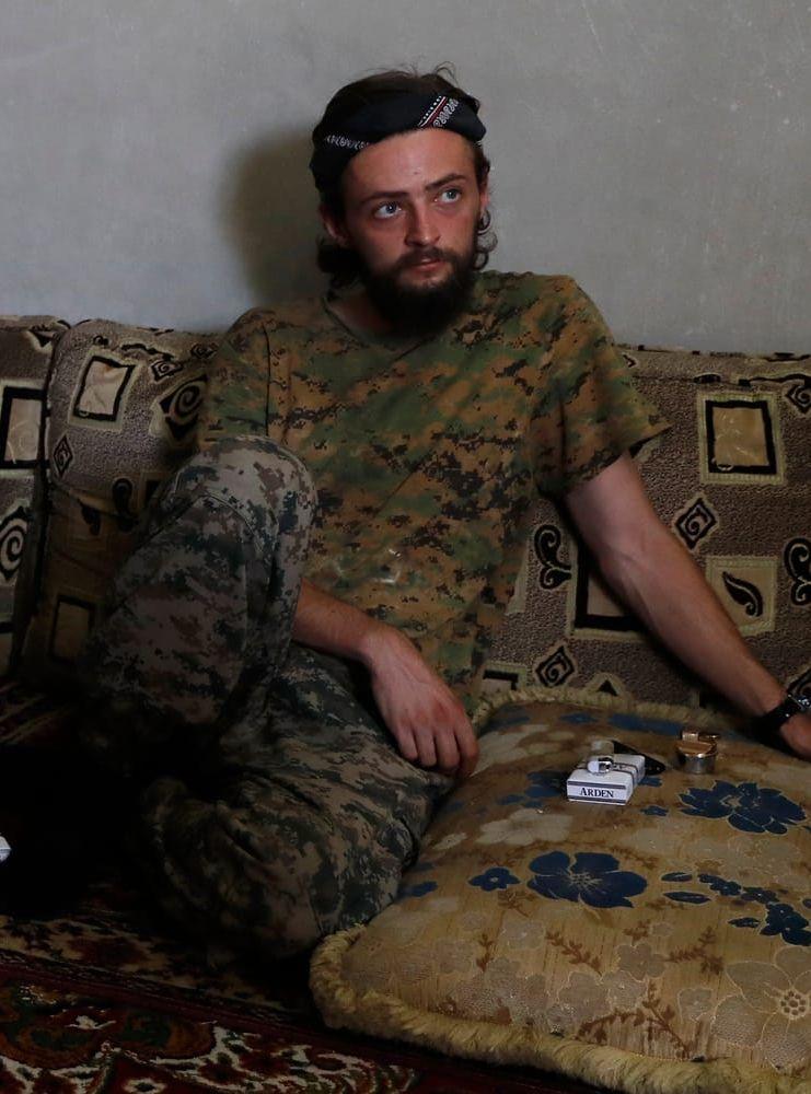 Britten Jac Holmes, 24 år, krigade med YPG i nästan två år och deltog i bland annat striderna om Raqqa. Han uppges ha dött i samband med minröjning. 
