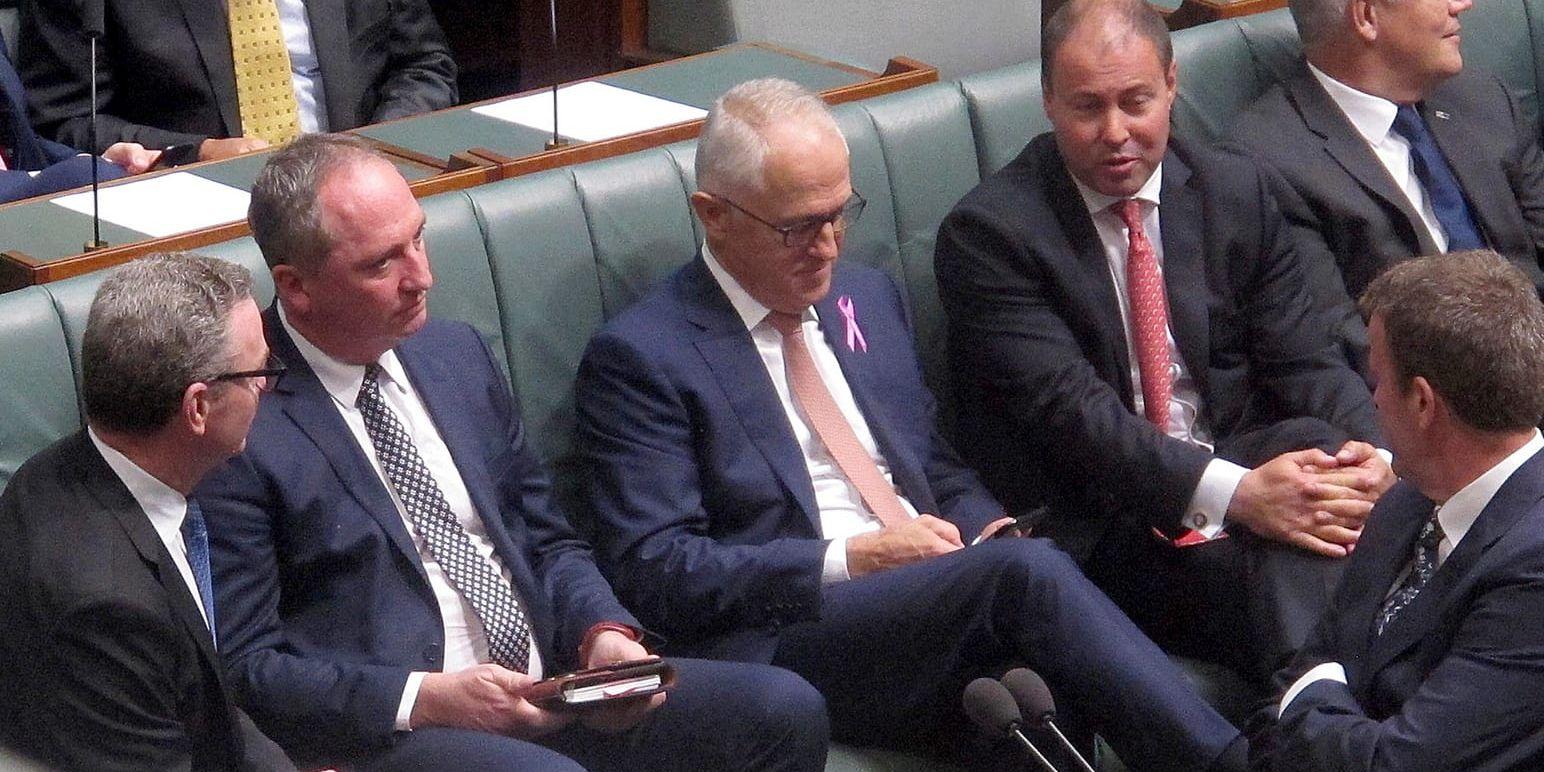 Australiens vice premiärminister Barnaby Joyce, andra från vänster, tillsammans med bland andra premiärminister Malcolm Turnbull, i mitten. Arkivbild.