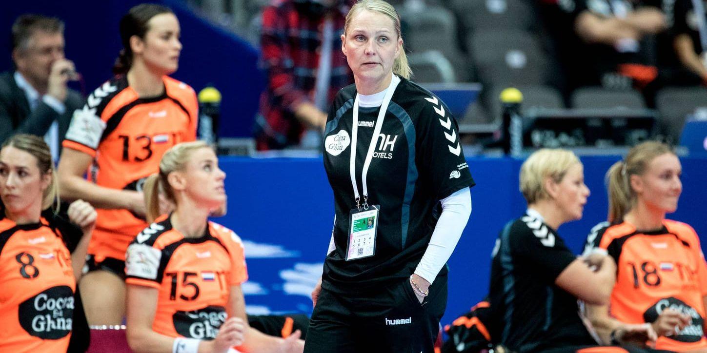 Tidigare svenska förbundskaptenen Helle Thomsen har lett Nederländerna till semifinal.