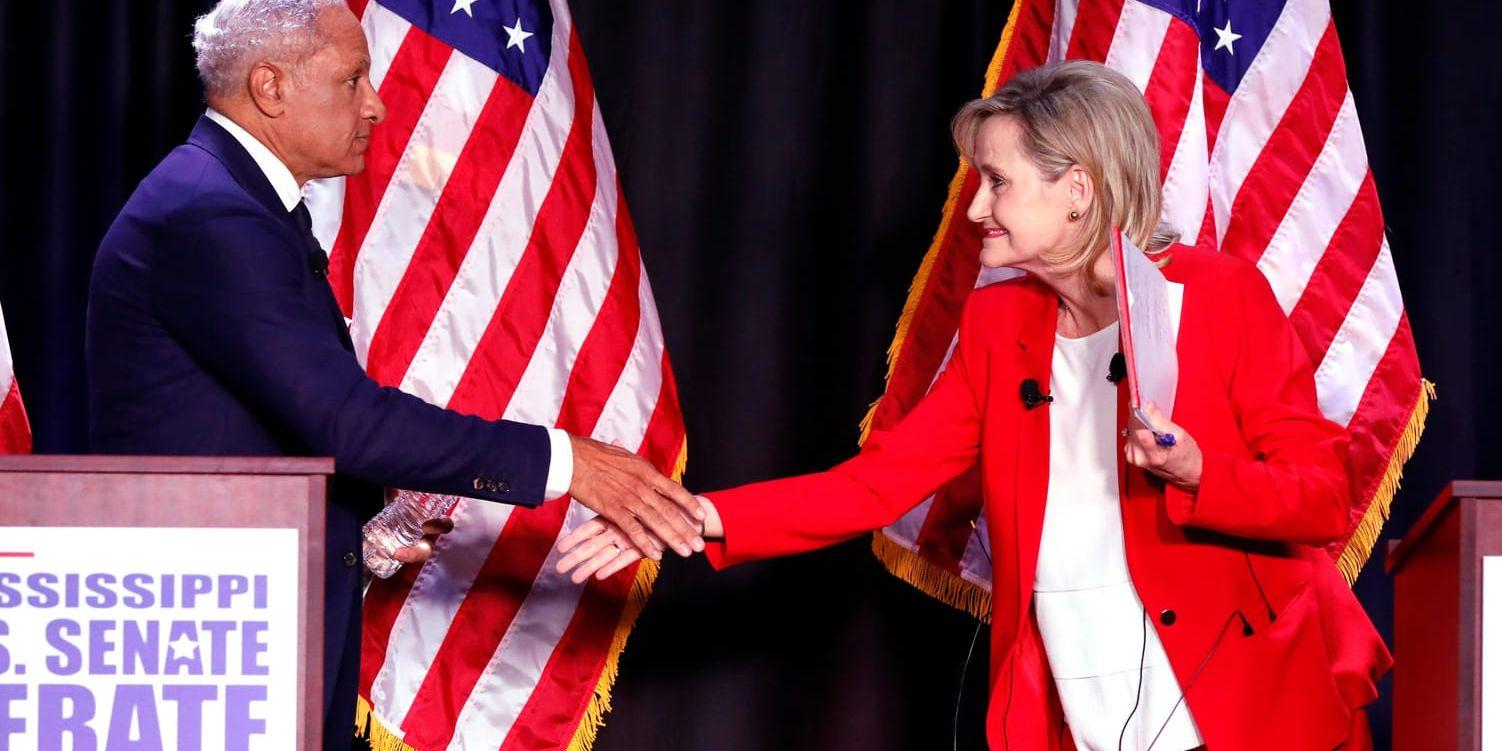 Demokraten Mike Espy och republikanen Cindy Hyde-Smith i Mississippi tampas om den sista platsen i USA:s senat.