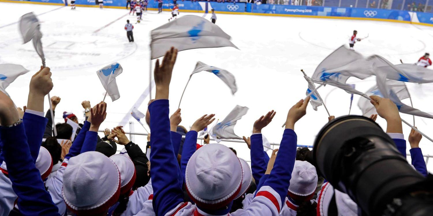 De koreanska fansen fick till slut fira ett hemmamål i damernas ishockeyturnering.