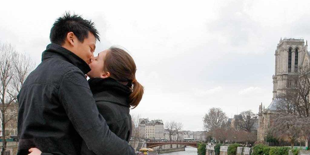 Paris - klassiskt romantiskt resmål. Men inte i topp inför Alla hjärtans dag.