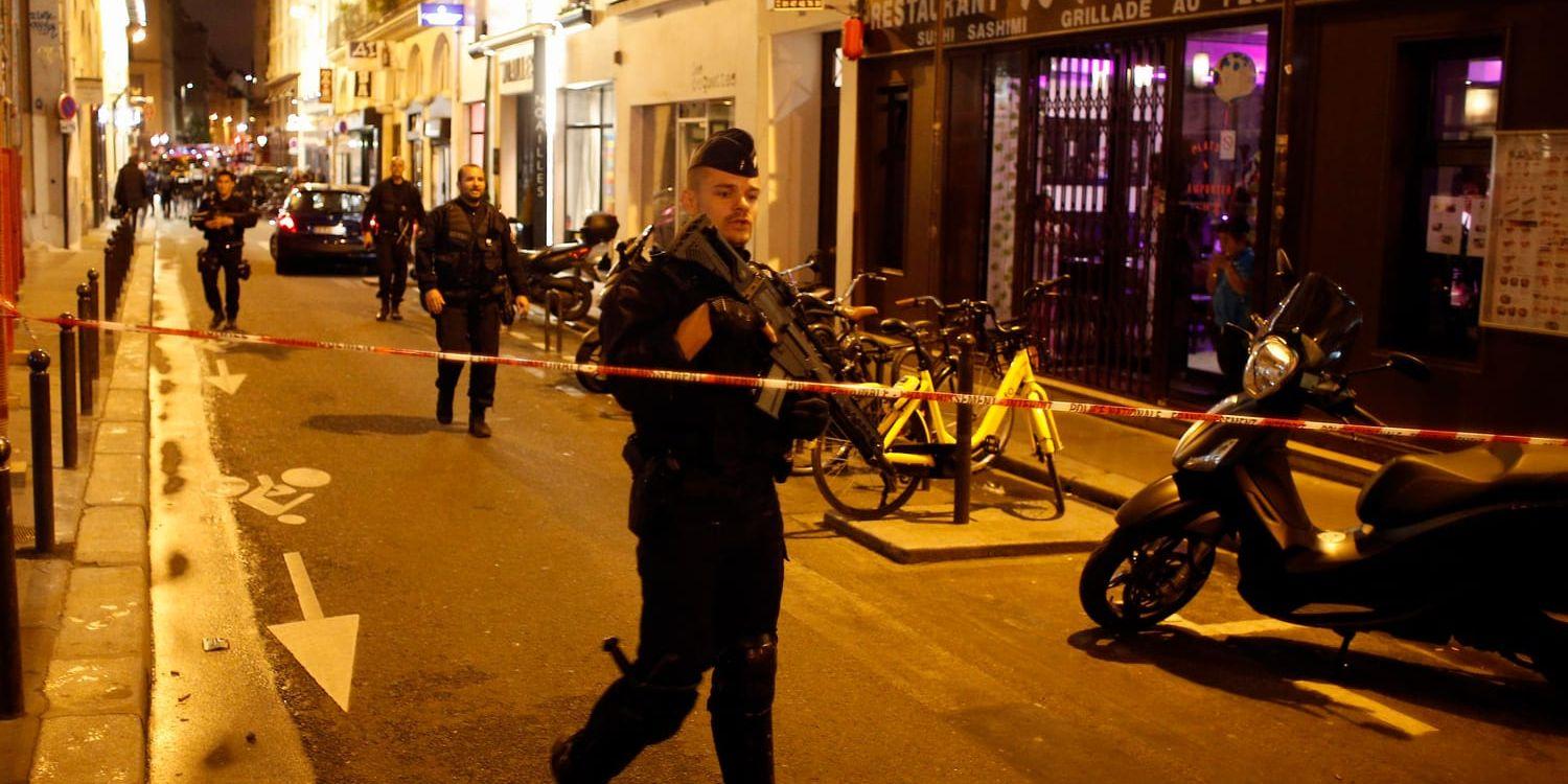 Gärningsmannen vid knivattacken i Paris sköts till döds av polisen