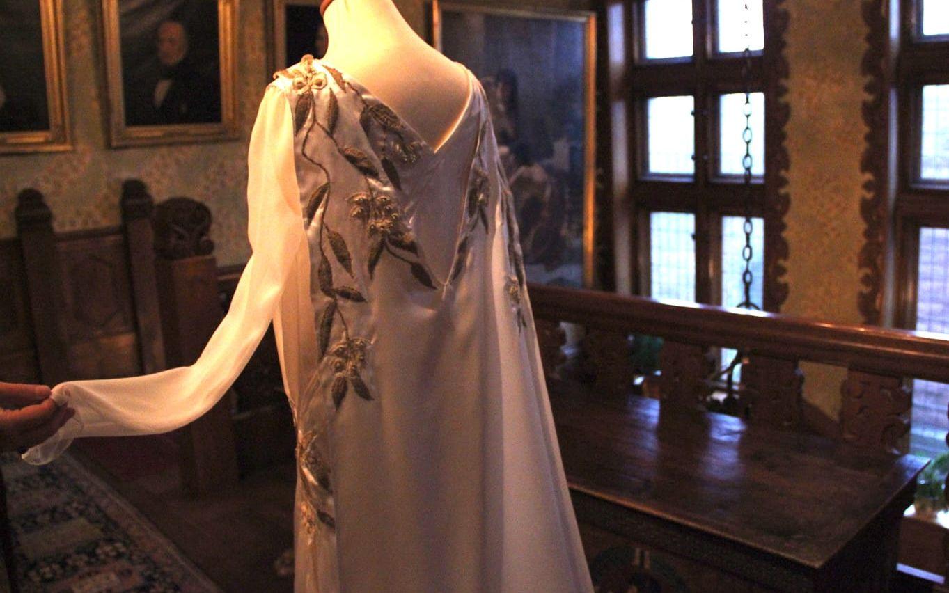 Även brudklänningen, som ska likna lady Ediths, är sydd av Adelinne Smedberg. Bild: Lisa Henricson