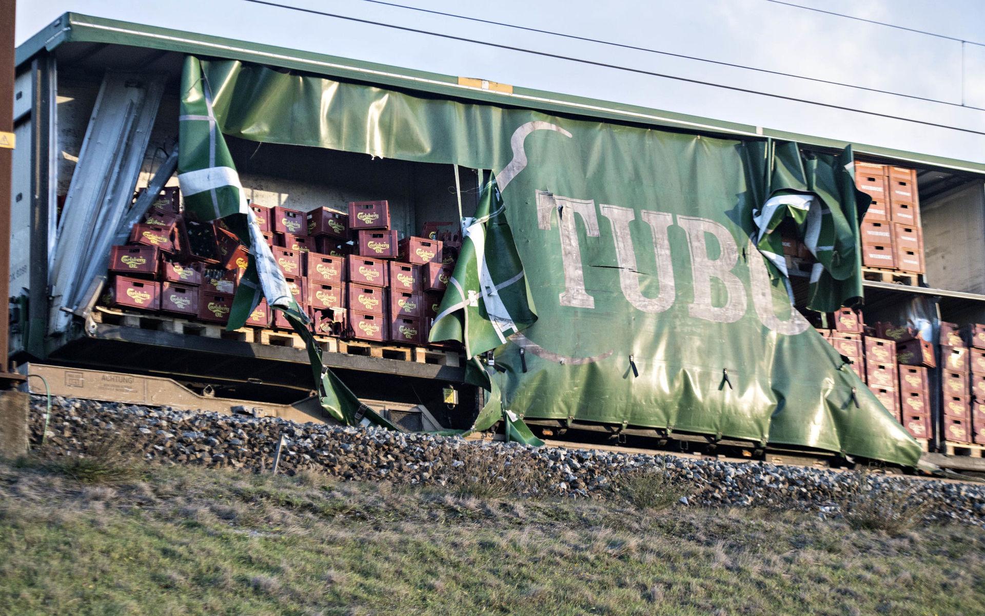 Skadade vagnar på godståget som var inblandat i dödsolyckan på Stora bält. 