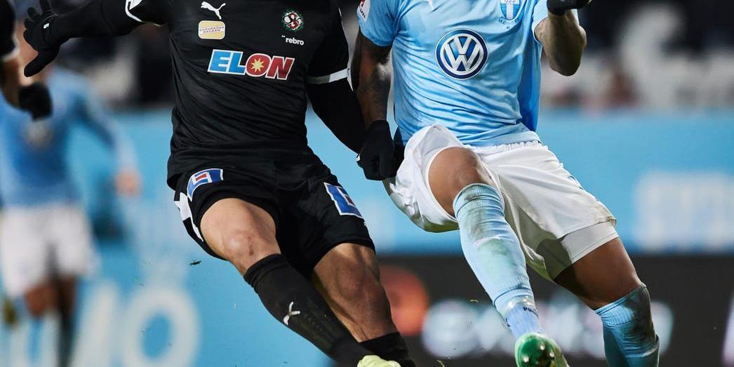 Malmö FF-anfallaren Carlos Strandberg gjorde sin första match från start på över två månader och satte 2–0 när skåningarna krossade Örebro med 4–0 hemma.
