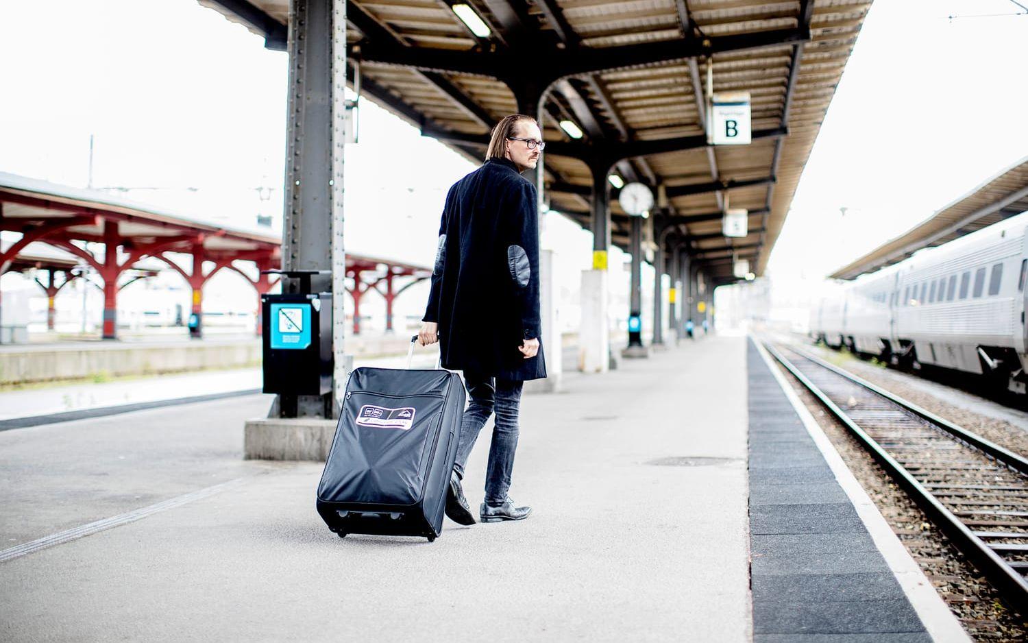 Strax efter GP:s intervju ska Matti Ollikainen ta tåget mot Uppsala. Foto: Adam Ihse.
