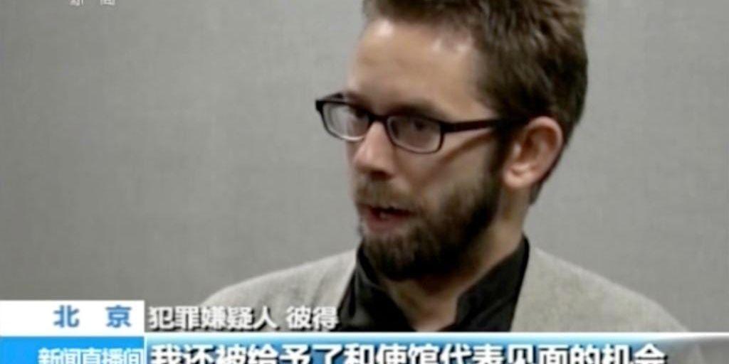 Den nu släppta Peter Dahlin, liksom den fortfarande försvunne Gui Minhai, påstås ha erkänt brott i kinesisk tv.