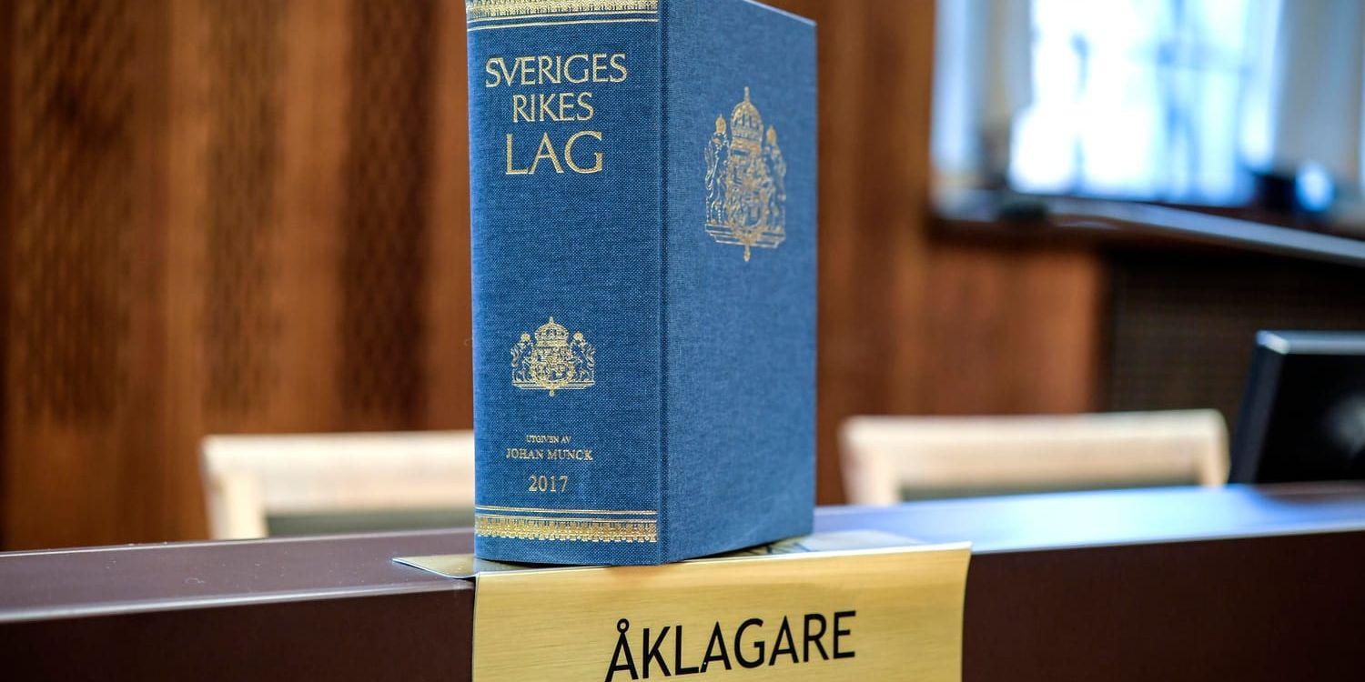 En man i 70-årsåldern från Mellansverige åtalas vid Varbergs tingsrätt för grov våldtäkt mot barn. Arkivbild.