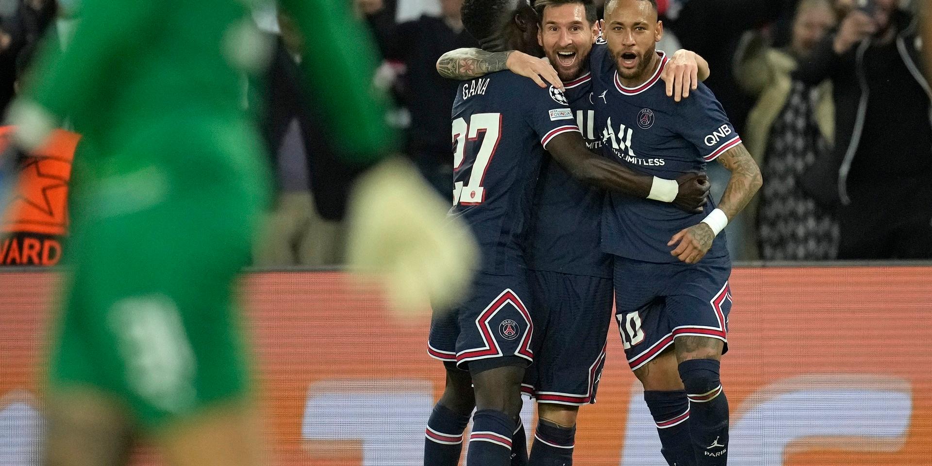 Lionel Messi firar sitt första mål för Paris Saint-Germain.