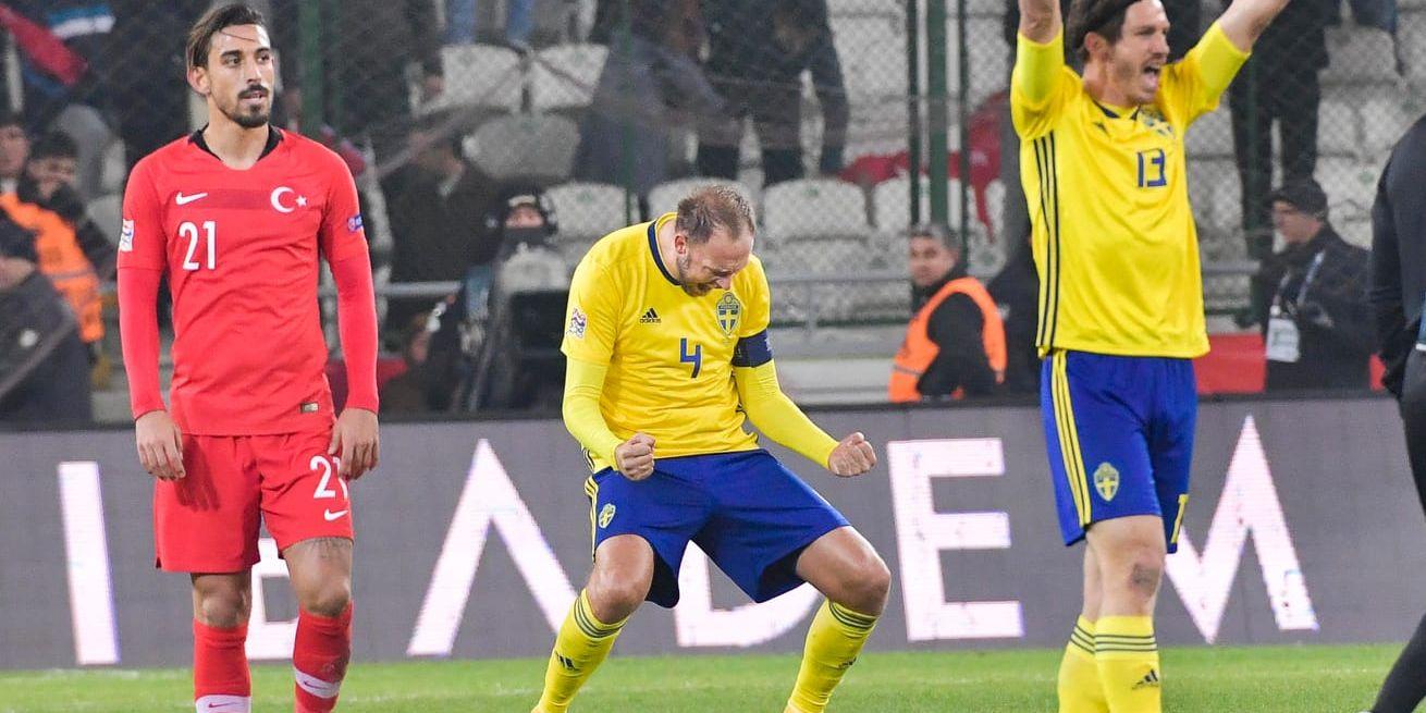 Andreas Granqvist firar sitt mål, som gav Sverige chansen till gruppseger i Nations League – vilket ger mer än bara äran.