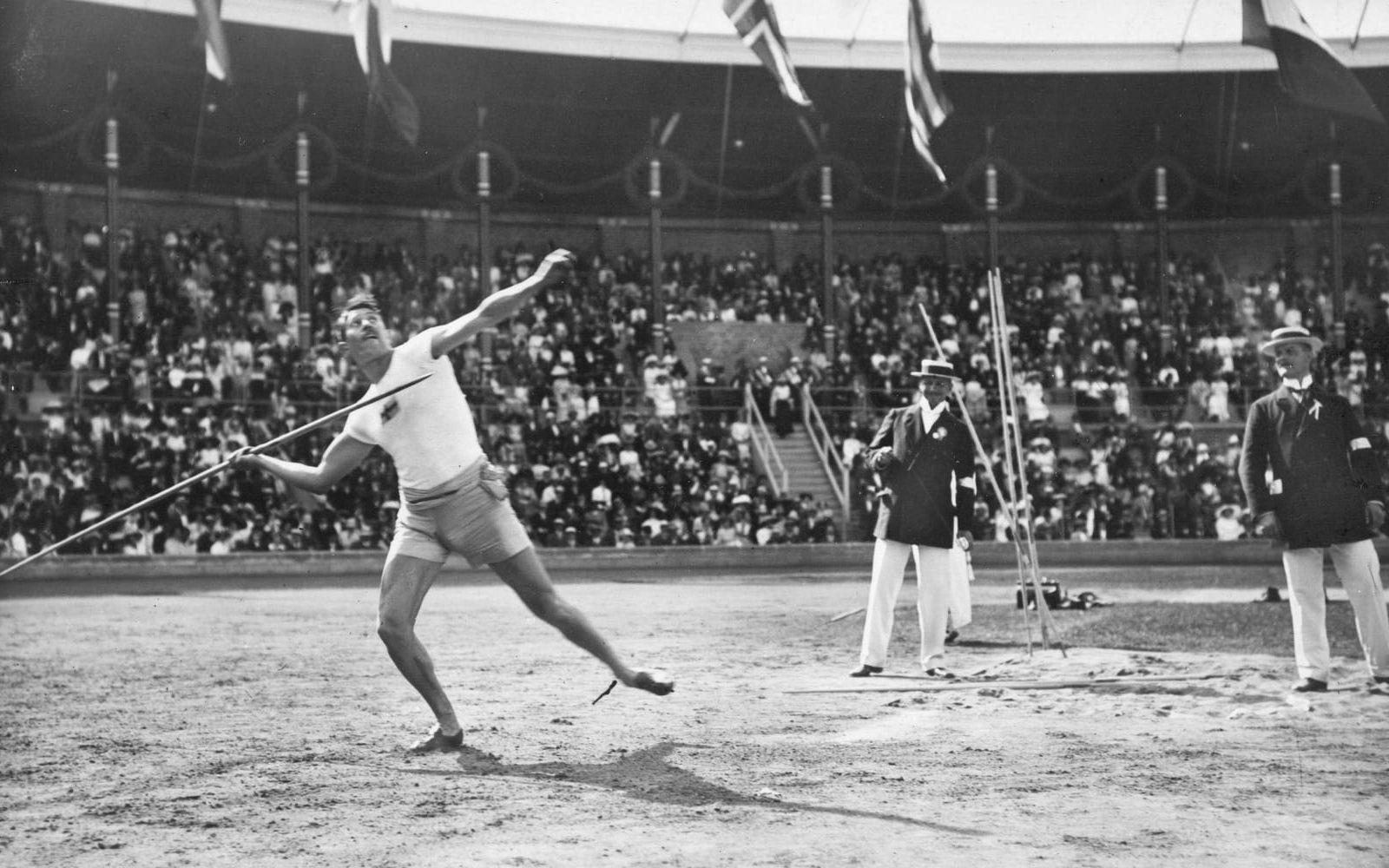 Olympiska spelen i Stockholm år 1912. Tävling i spjutkastning. Bilden visar segraren Eric Lemming. Foto:SCANPIX SWEDEN 