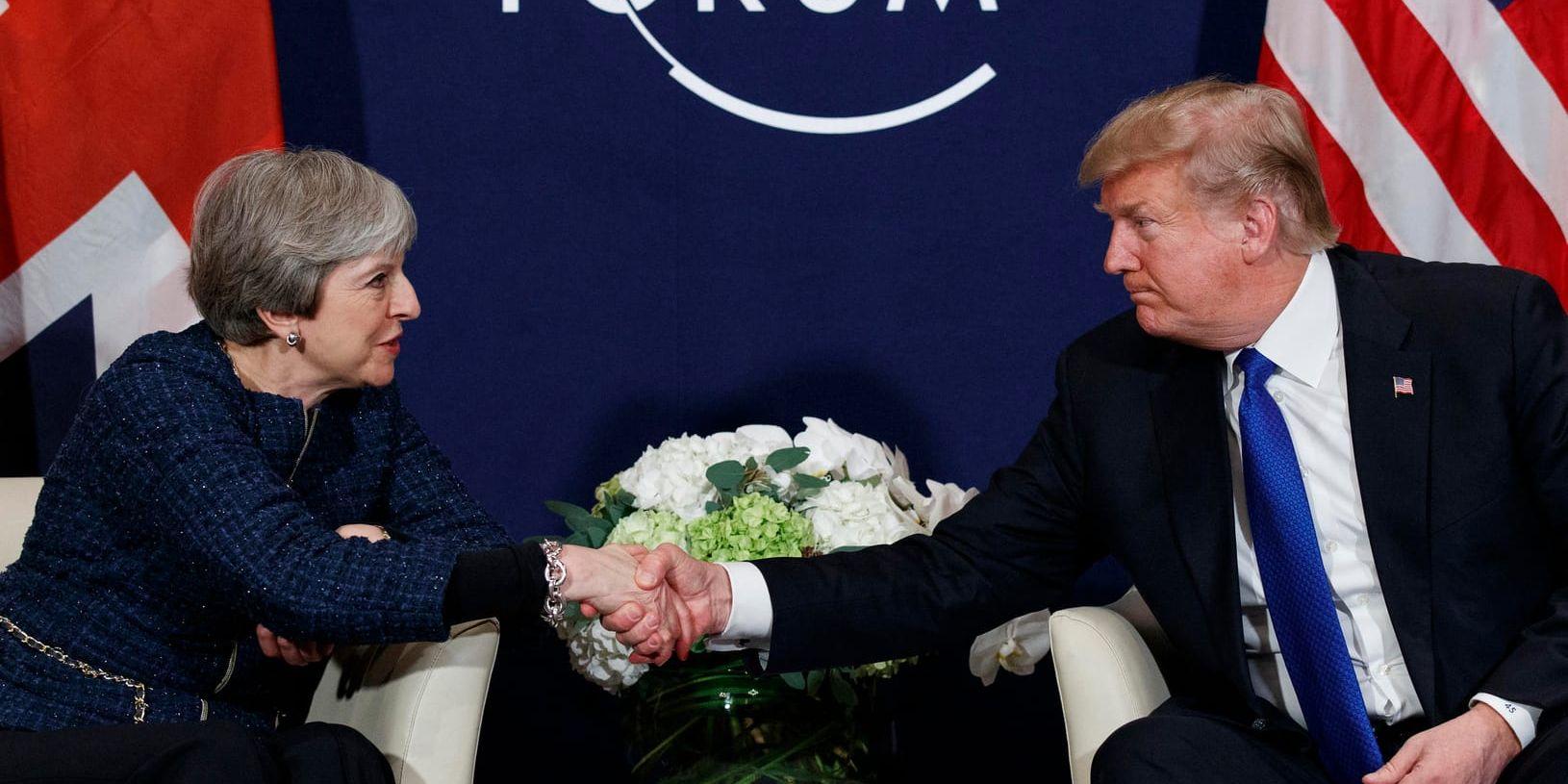 Storbritanniens premiärminister Theresa May och USA:s president Donald Trump vid Världsekonomiskt forum i Schweiz i januari.
