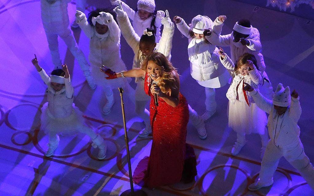I juletider mår sångerskan Mariah Carey som bäst. En av hennes kändaste låtar är julhiten "All I wan´t for christmas is you". Foto: TT.