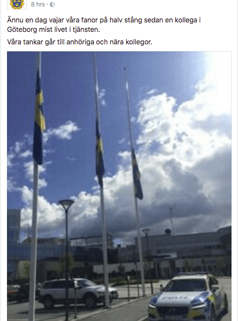 Från Lund i söder till Umeå i norr visade polisen sitt stöd för den omkomna kollegan.
