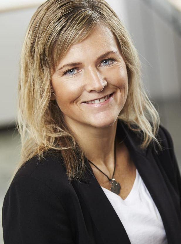 
    <strong>Anna Lönn Lundbäck</strong>
    <br> regionchef Hyresgästföreningen
   </br>