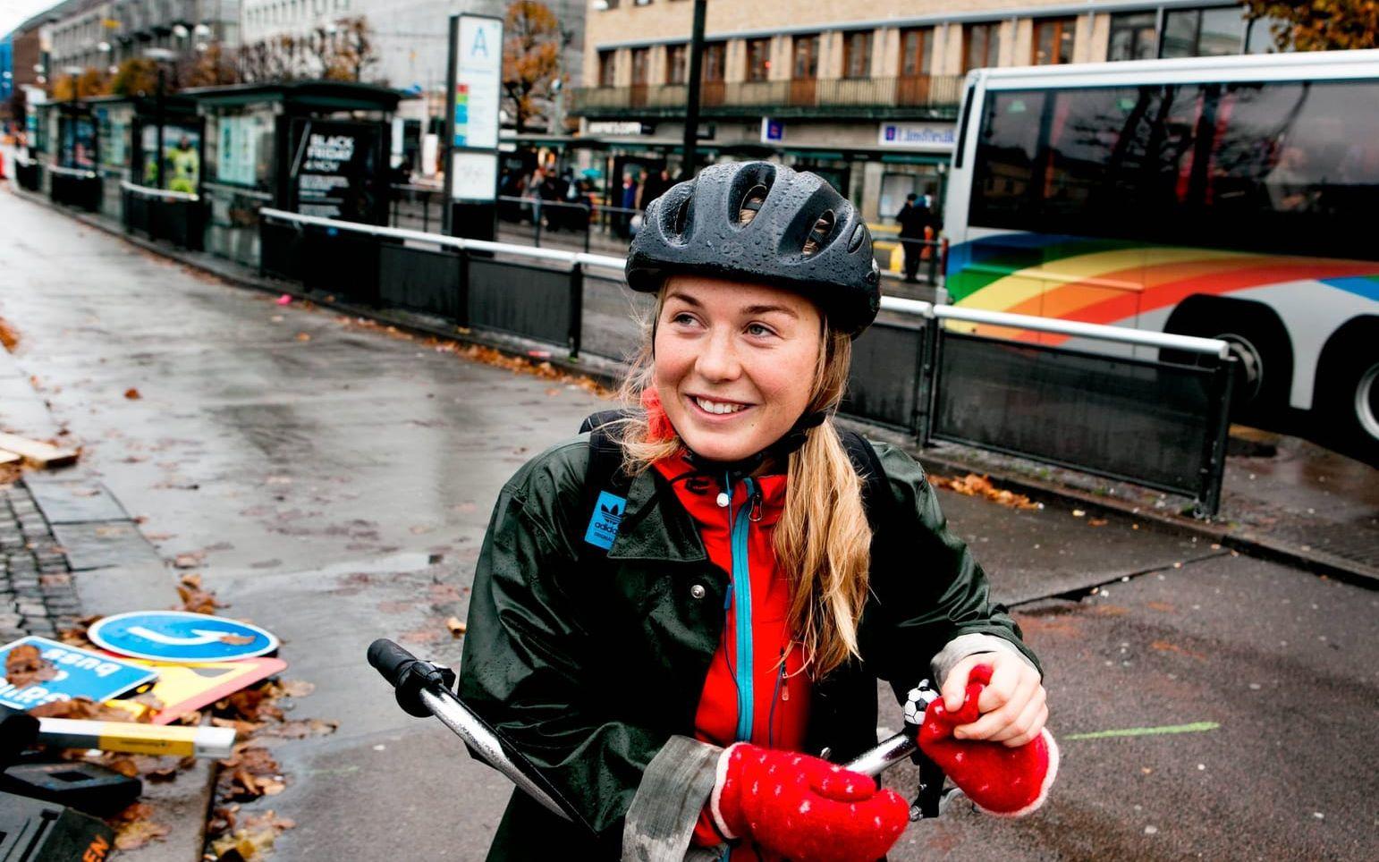 "Förutom här vid Brunnsparken är Göteborg en bra stad att cykla i", säger studenten Lisa Sörman som cykelpendlar mellan Backa och Chalmers.