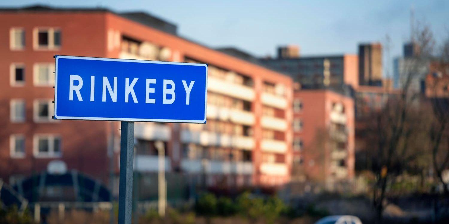 En man sköts till döds i ett parkeringsgarage i Rinkeby. Arkivbild.