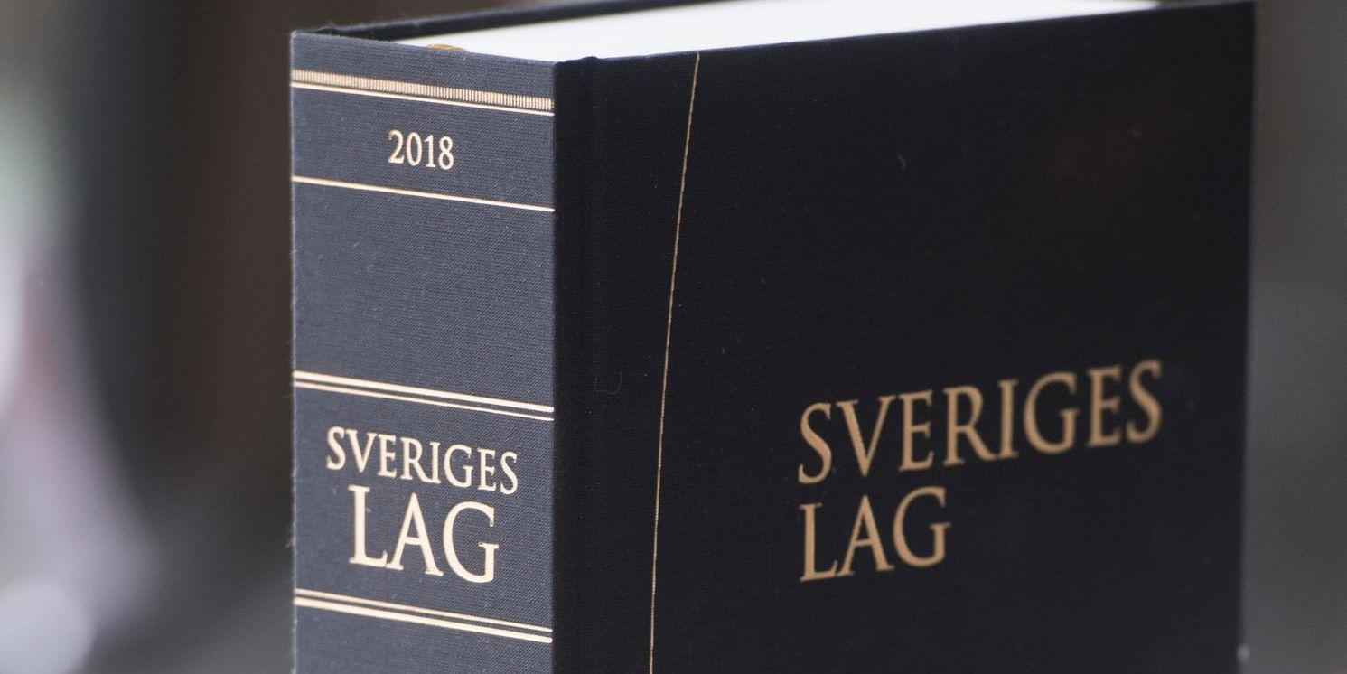En man i 20-årsåldern åtalas vid Skaraborgs tingsrätt för flera fall av hets mot folkgrupp. Arkivbild.