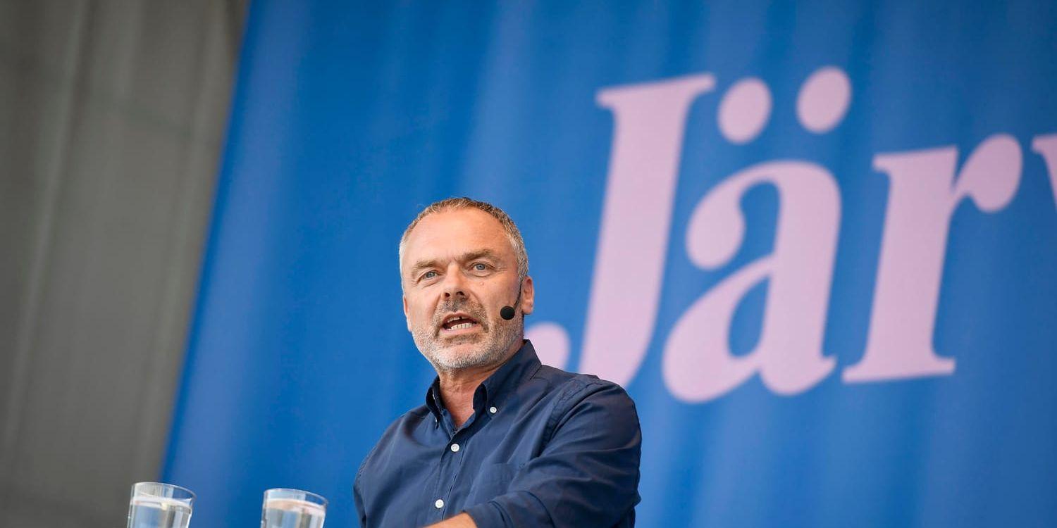 Liberalernas partiledare Jan Björklund talar under Politikerveckan på Spånga IP i Järva på söndagskvällen.