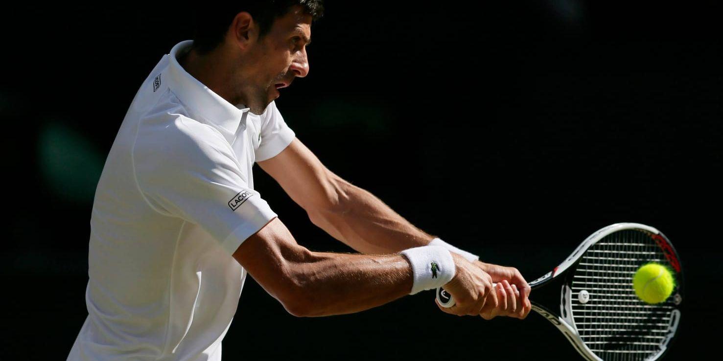 Novak Djokovic är klar för åttondelsfinal i Wimbledon.