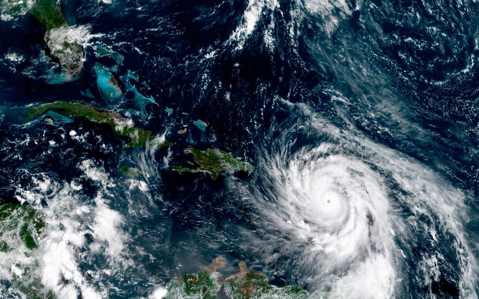Orkanen Maria sedd från rymden när den passerar ön Dominica under tisdagen. Foto: TT(Nasa